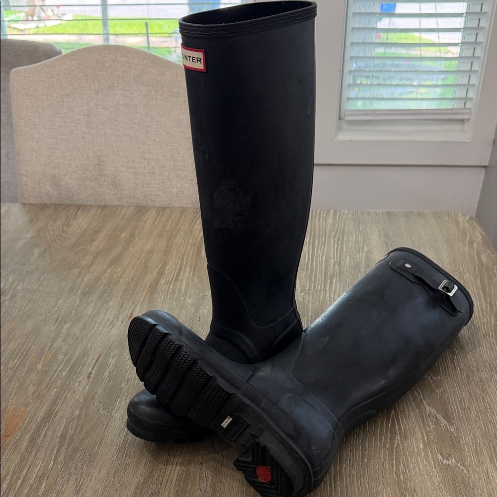 Hunter Black Tall Matte Rubber Rain Boots with Calf Strap